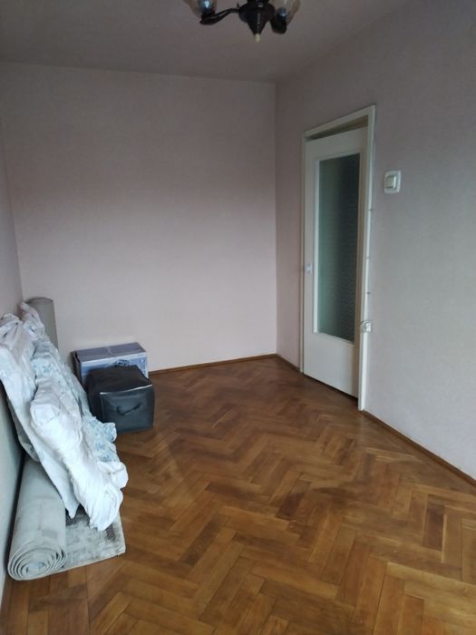 Vând sau schimb apartament 3 camere,etaj  3,zona Kogălniceanu Deva
