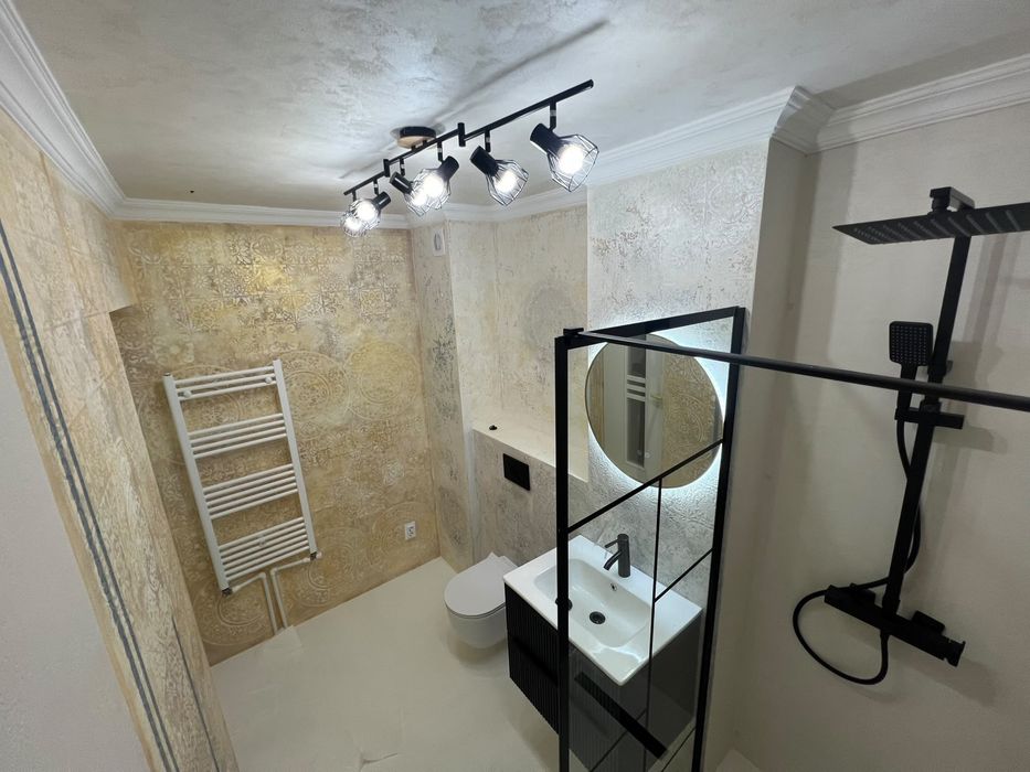 Vand apartament decomandat pe mioritei