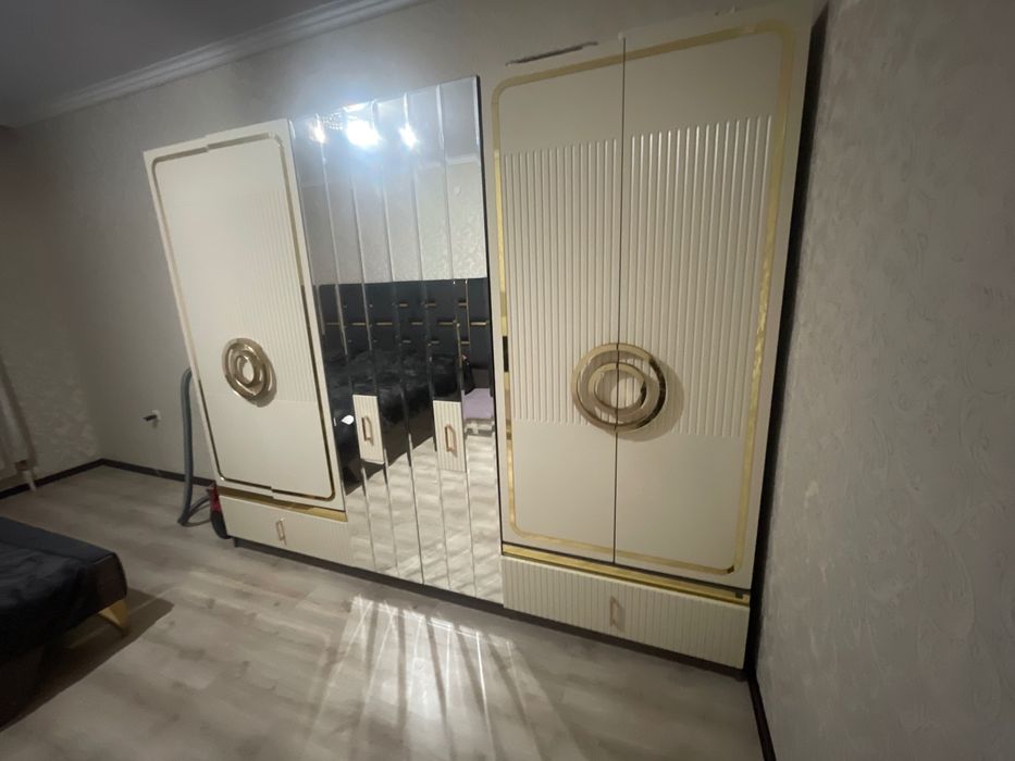 Продам спальный гарнитур