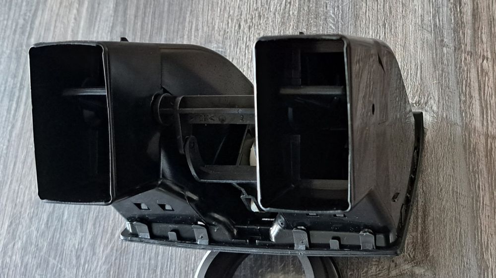 Grila Ventilatie Caddy Aerisire Touran Grilă Ventilare Nouă  ÎN OFERTĂ