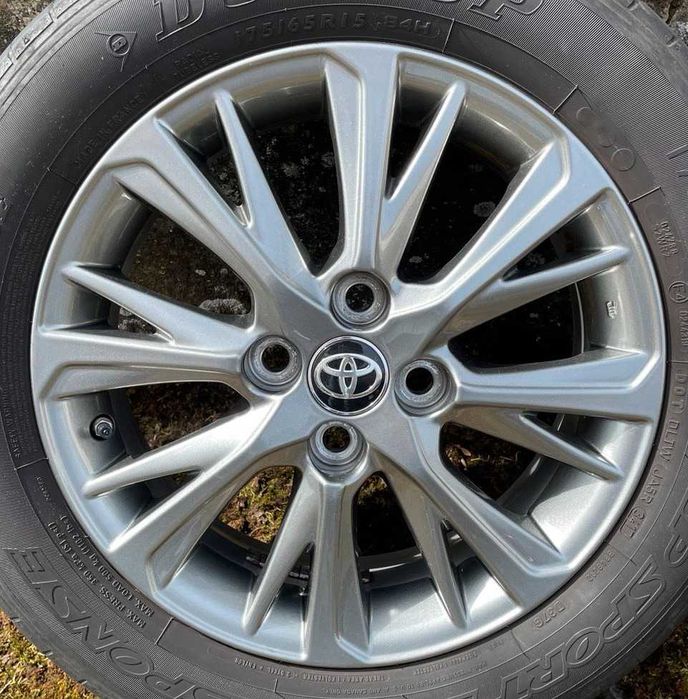 Jante 15" Toyota Yaris Anvelope Bridgestone  Falken Dunlop 175 65 15