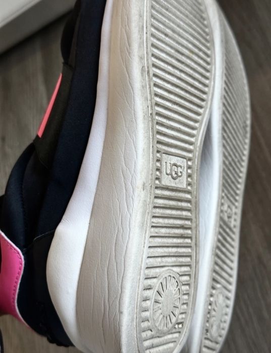 Sneakers UGG, masura 39