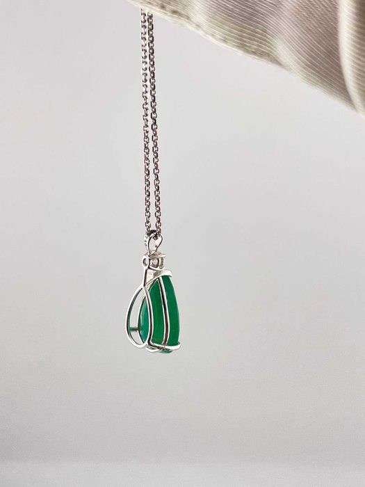 Колье с изумрудом и бриллиантом