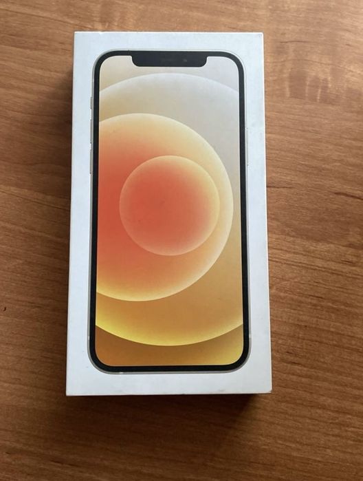 Продам Iphone 12 с коробкой, есть торг!