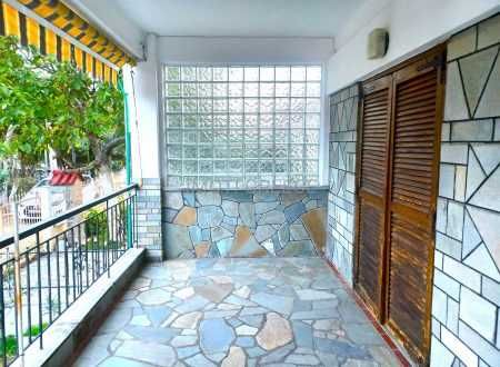 Продава 2 ет. къща с 160 м2 и двор 200 м2 в Аспровалта, Северна Гърция