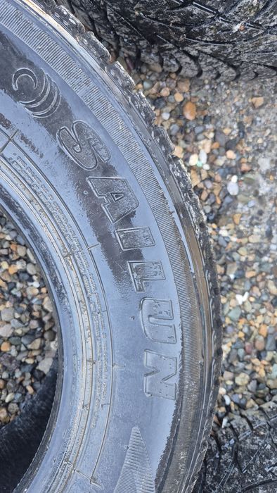 Продам зимнюю резину 265/65R17
