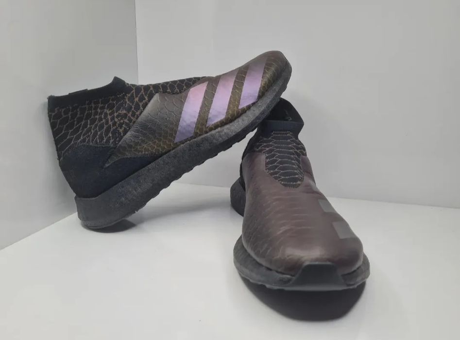Маратонки Adidas Tango Boost

Чисто нови без кутия.

Размер 42 стелка