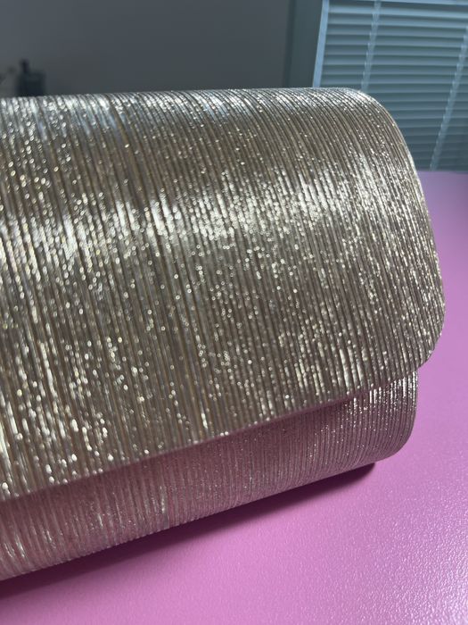 Златиста официална чанта