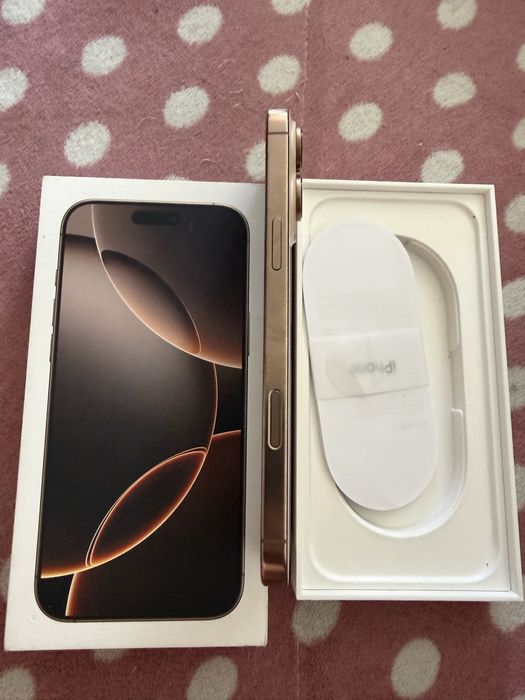 Iphone 16 pro max 256 gb Desert Titanum battery 93% Ползван е 8 мсеца в много добро състояние !