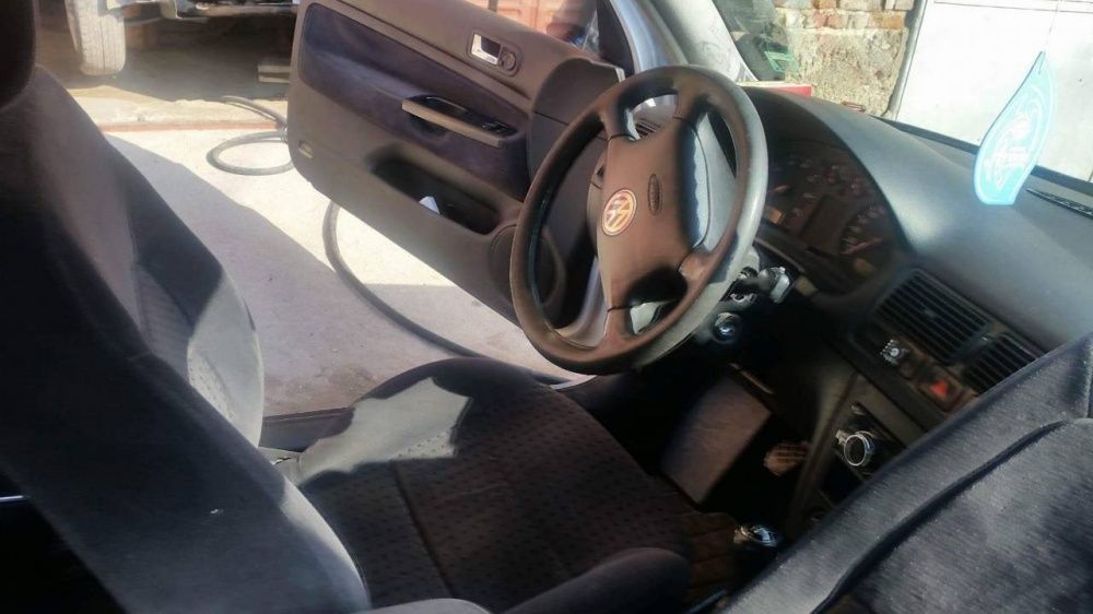 Голф 4 //2 броя на части 1.6 бензин и 1.9 AHF дизел