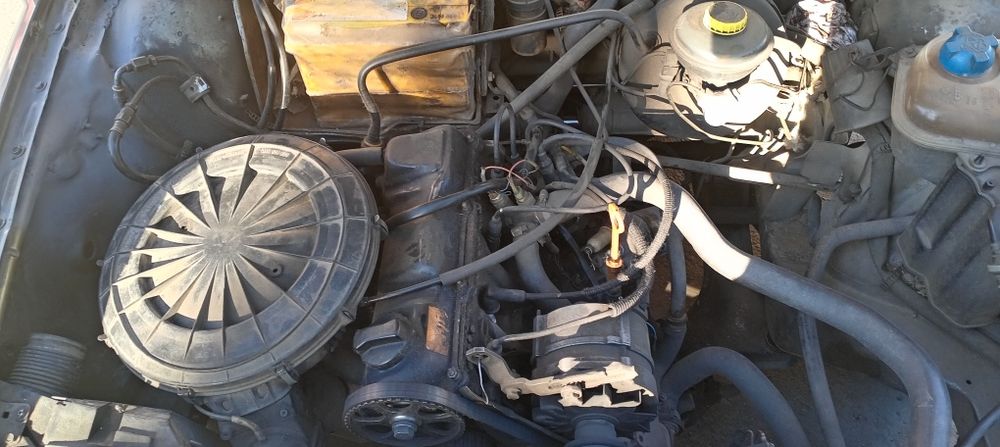 Продам машину Ауди 80 б3