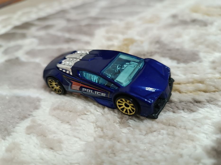 Машинки hot weels