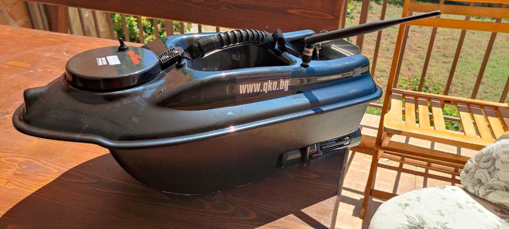 Лодка за захранка със сонар Lucky FF918 може и по отделно