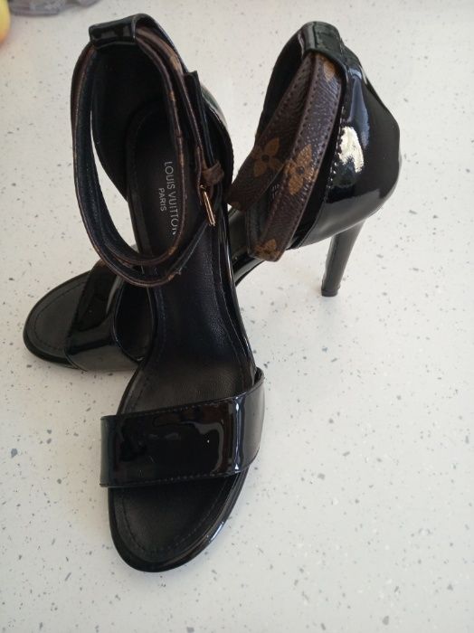 Уникални  Сандали LV