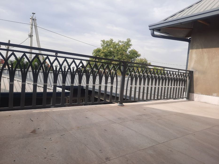 Продается коттеджи с балконом. Под потеку