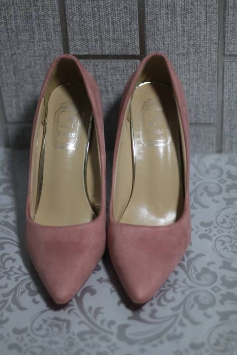 Продаются новые туфли