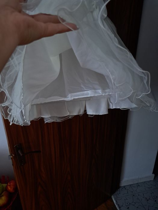 Rochie de petrecere pt fetiță de 8 anișori !