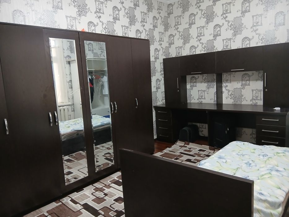Шкаф,кровать, письменный стол сотилади