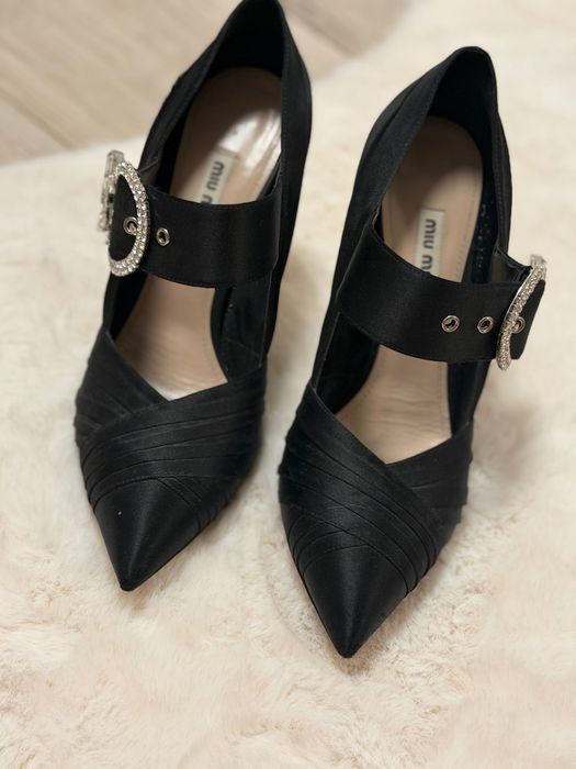 Елегантни обувки на ток Miu  Miu