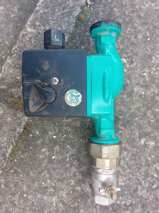 Помпа за парно свалена от работеща система