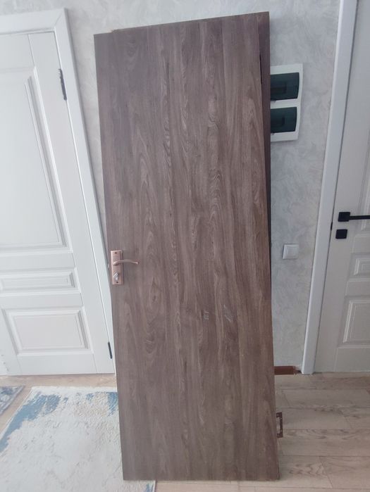 Б/у есіктер сатылады