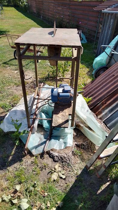 Masă cu motor electric