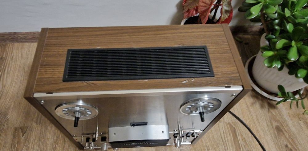 Ролков магнетофон Sony TC755