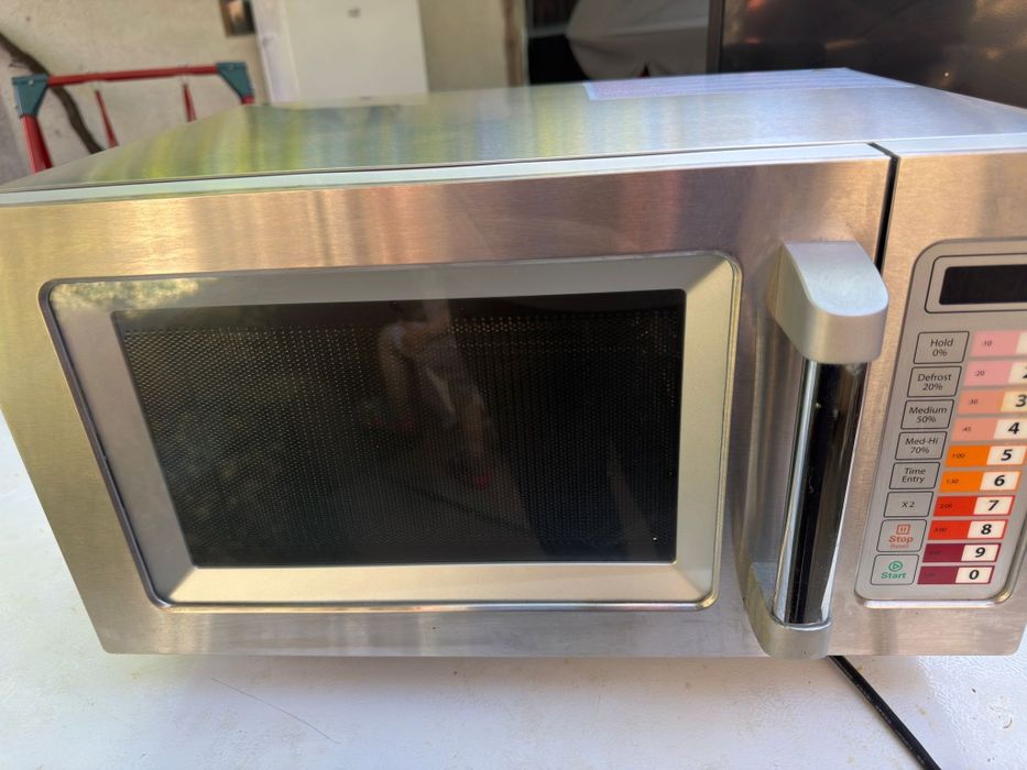 Cuptor cu microunde marca metro chef