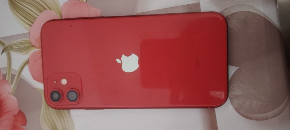 Айфон 11 состоения отличная