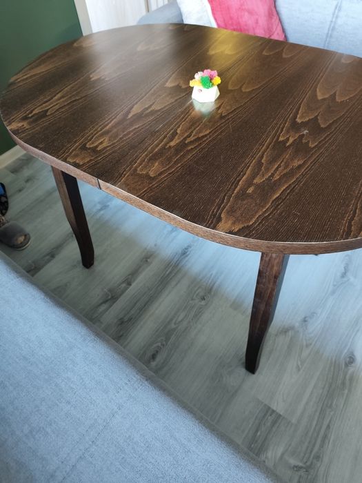 Продавам кухненска маса