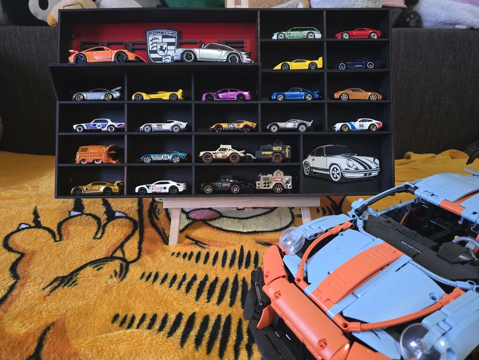 Raft Hot Wheels cu tematica Porsche