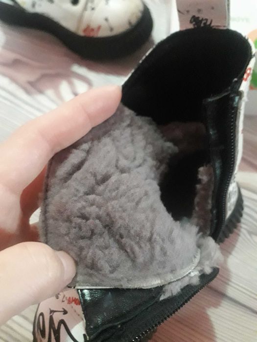 Продам сапожки детские