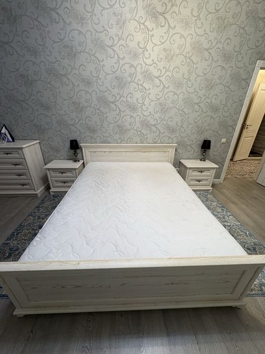 Продается спальный гарнитур