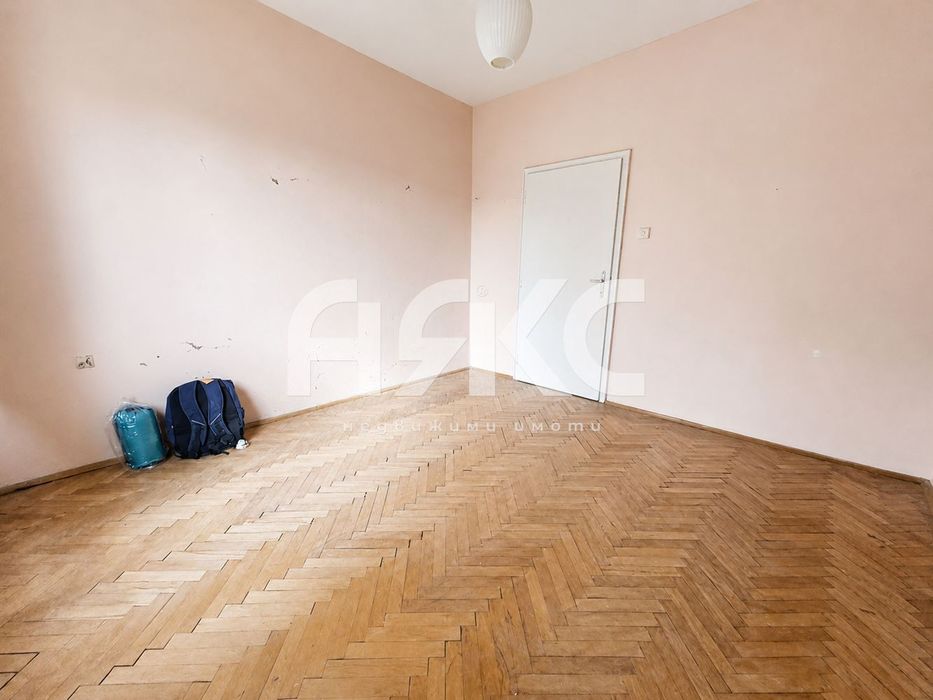 Двустаен необзаведен апартамент за продажба в кв. Дружба 1 до МЕТРОСТ