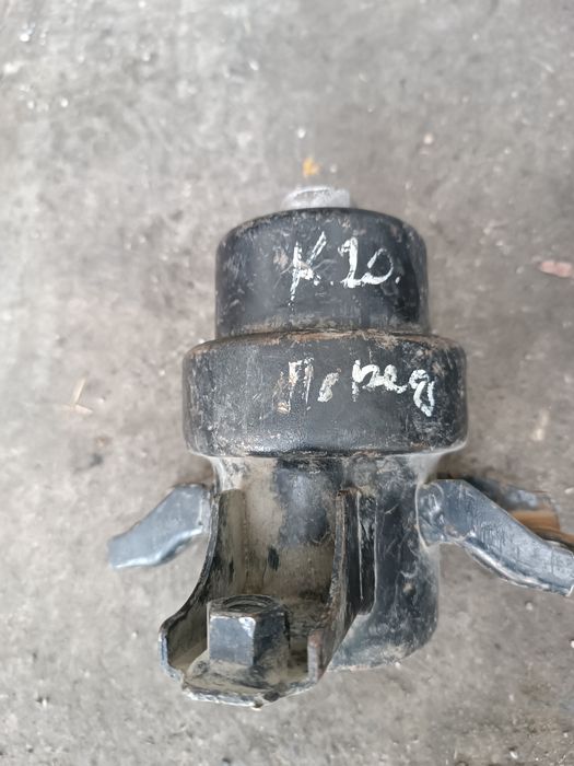 Подушка двигателья