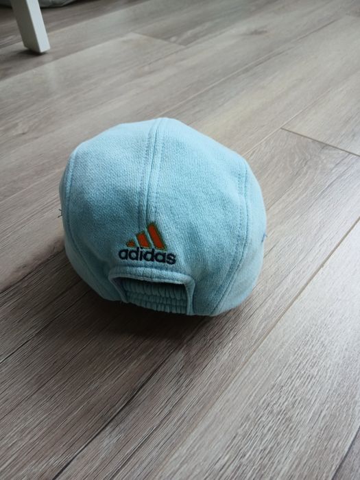 Бебешка шапка с козирка Adidas 1-2 години