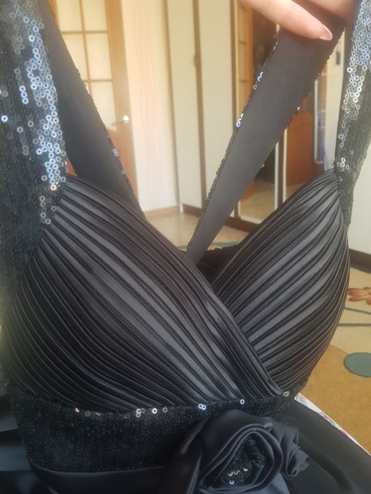 Вечернее чёрное платье