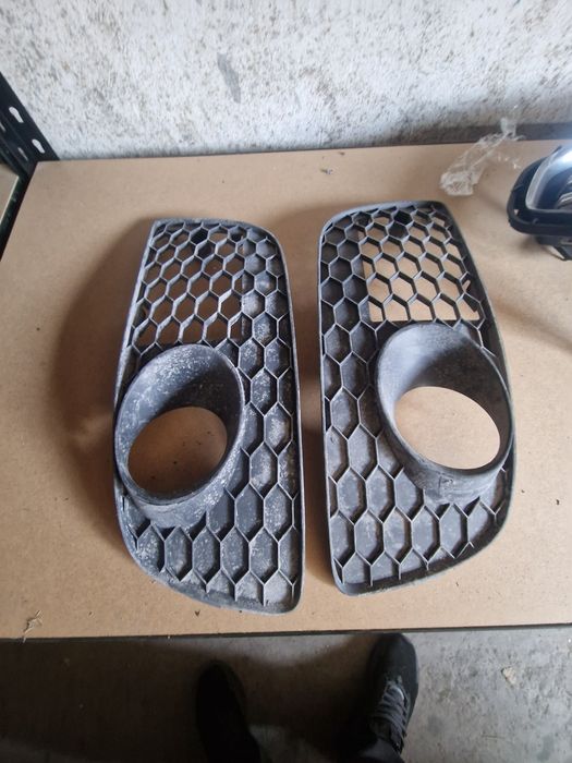 Grila proiector vw golf 5 gti