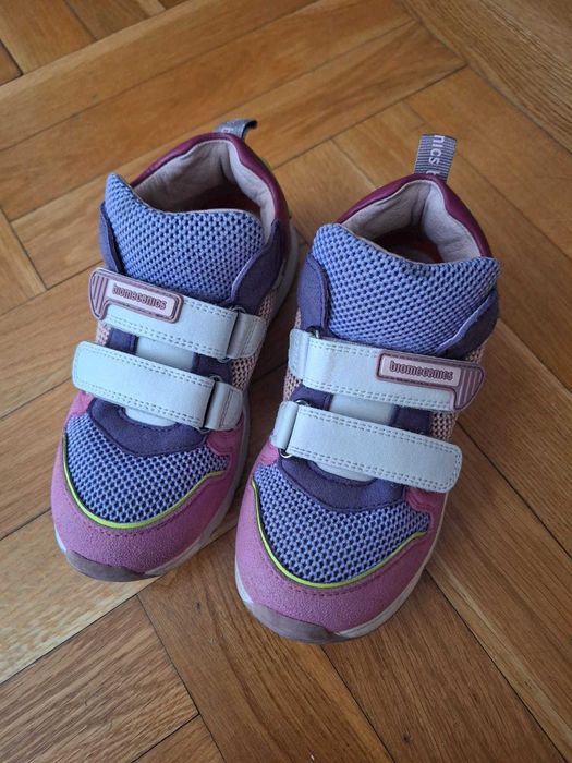 Sneakers Biomecanics 30