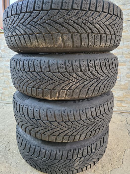 Продавам ОРИГИНАЛНИ Джанти+гуми 15 ' цола 5x112 57,1 Audi a4,a6,a8 Pasat 4,5. 6 1/2J ET38 DEZENT