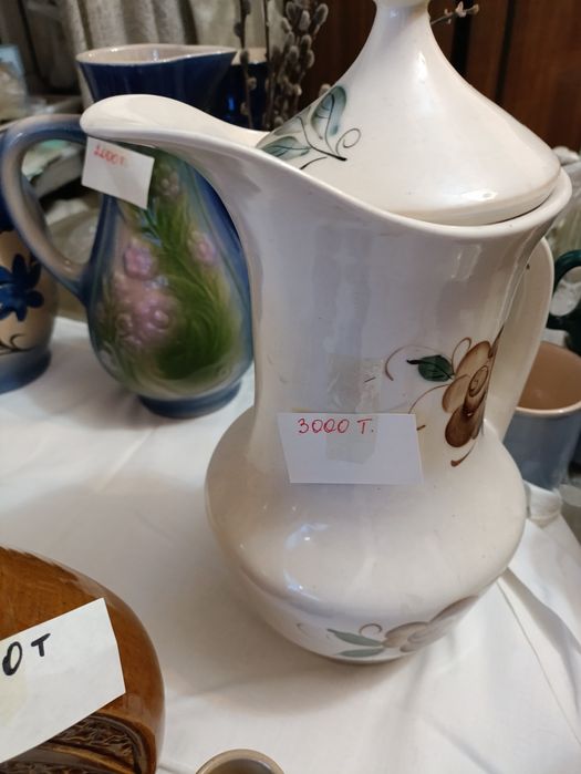 Кувшины керамические.