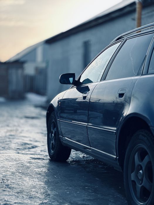 Ауди А4 сатыладц