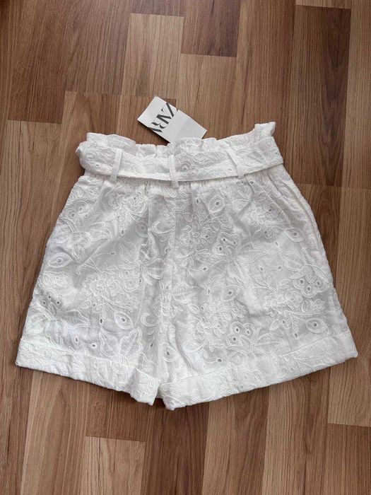 Къси панталонки Zara - размер S