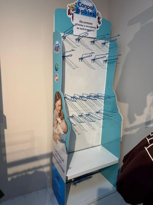 Торговый стенд для магазина