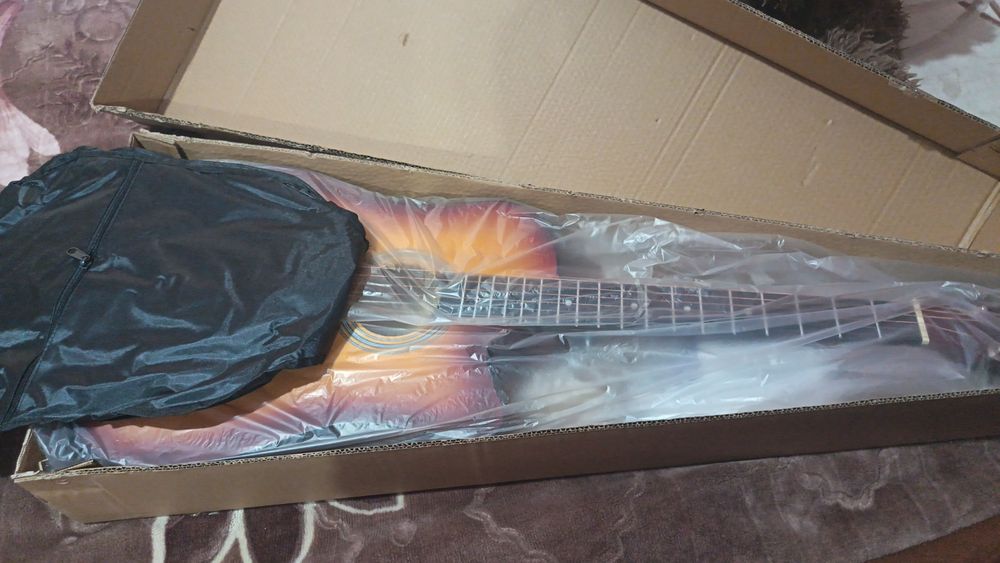 Gitara Hamma narsasi bn SROCHNA  Sotiladi Yepi yengi.