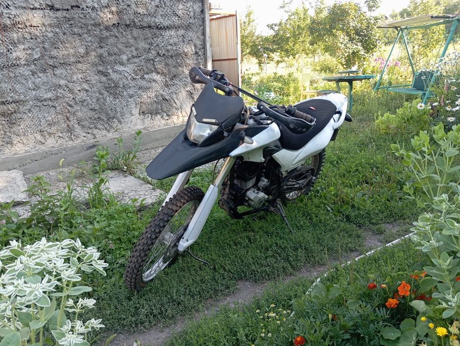 Продам Тур эндуро 250куб не находу