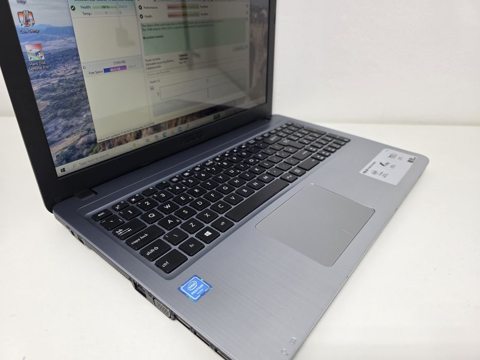 Laptop Asus X540S Intel Pentium QUADCORE 8gb ssd 15.6 . GARANTIE