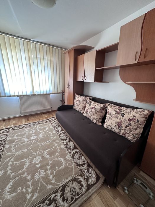 Apartament 3 camere de inchiriat termen lung