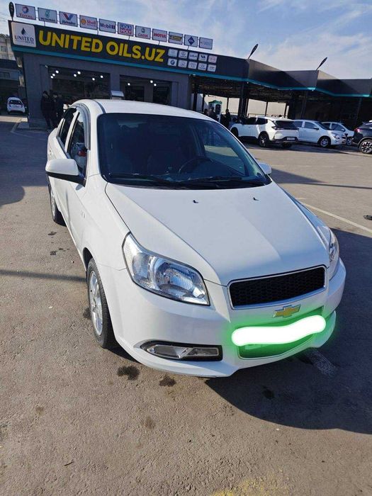 Срочно продаётся Нексия-3, белая, в очень хорошем состоянии, СВОЯ