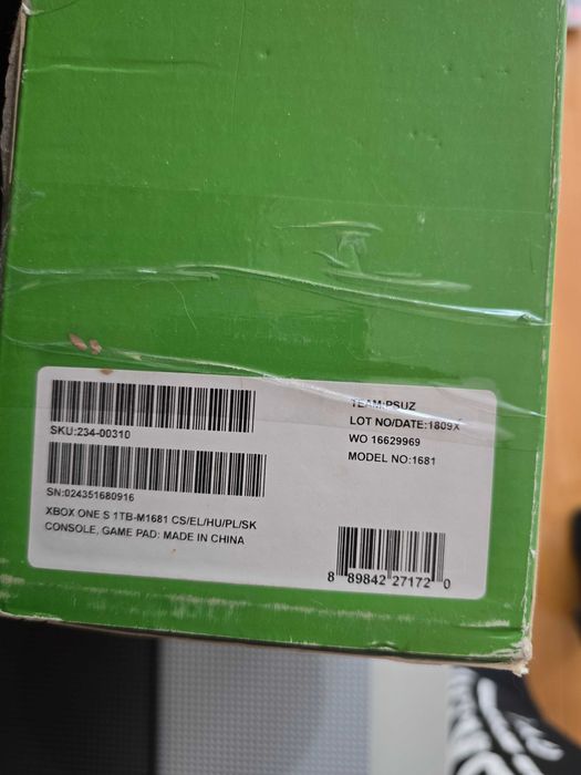 Xbox One S 1TB в много добро състояние